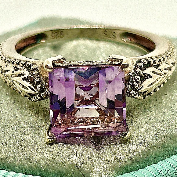 VINTAGE sz6 DESIGNER STS 2.6CTW EMERALD CUT COLOR CHANGING GEMSTONE 925SS ring - Picture 10 of 16